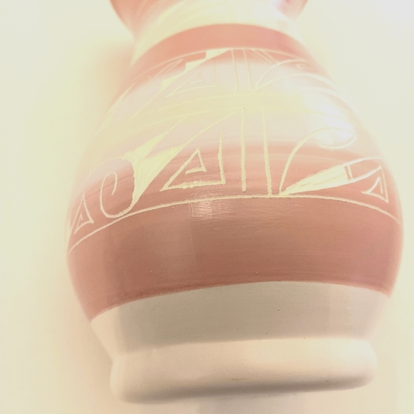 Vintage signed etched ceramic Southwestern Native vase vessel. 7.5" tall - Picture 7 of 13